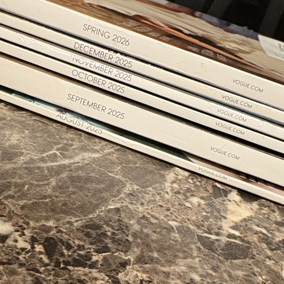 Vogue Magazine Collection - Picture 2 of 5